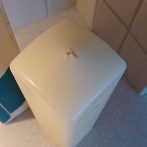 NWT PartyLite 3" x 10" Vanilla Scented Square Pillar Candle - Picture 5 of 7